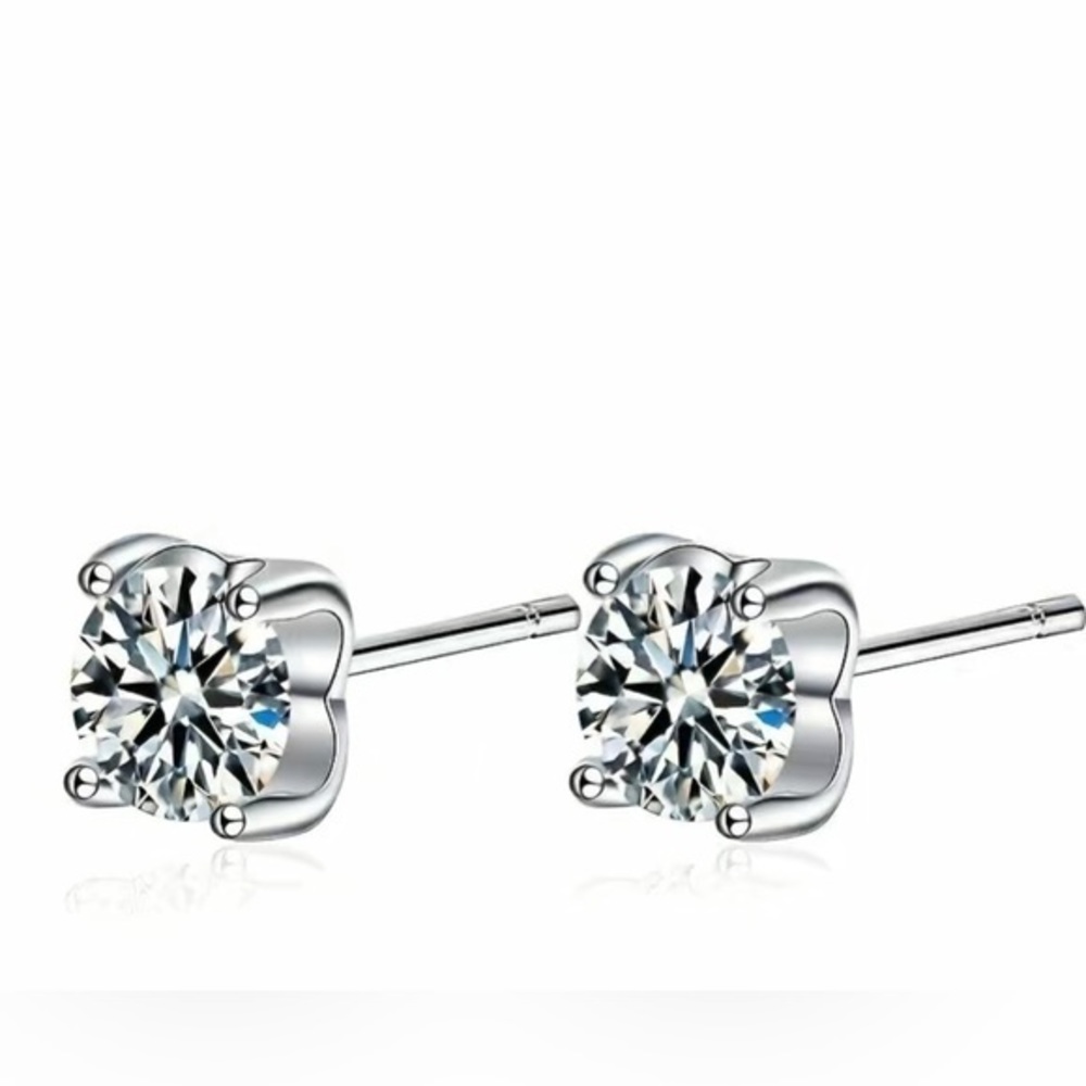 1 Carat Sterling Silver Moissanite Stud Earrings - Picture 4 of 9